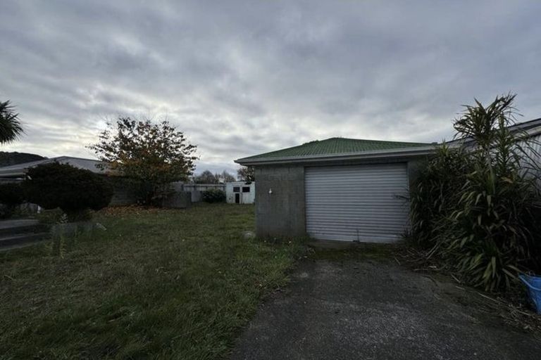 Photo of property in 14 Burden Avenue, Wainuiomata, Lower Hutt, 5014