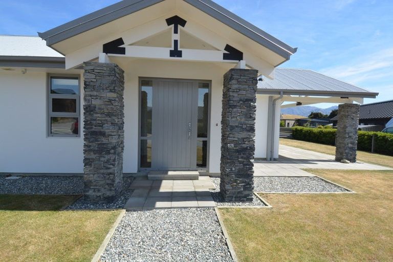 Photo of property in 4 Avalanche Place, Wanaka, 9305