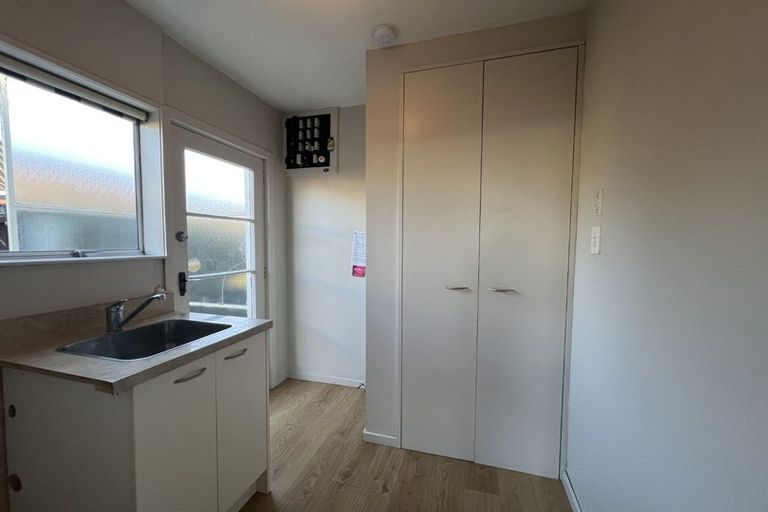 Photo of property in 11 Camberwell Place, Avonhead, Christchurch, 8042