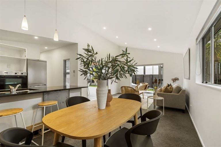 Photo of property in 32a Matipo Road, Mairangi Bay, Auckland, 0630