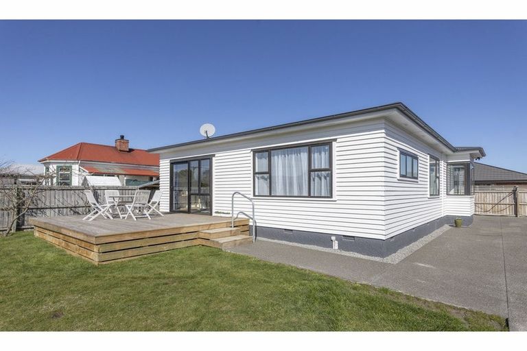 Photo of property in 30 Factory Road, Belfast, Christchurch, 8051