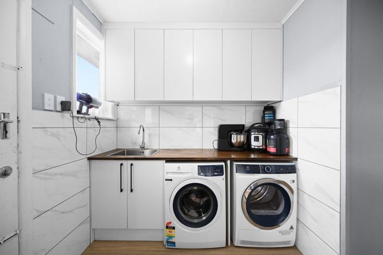 Photo of property in 22 Willis Street, Bader, Hamilton, 3206