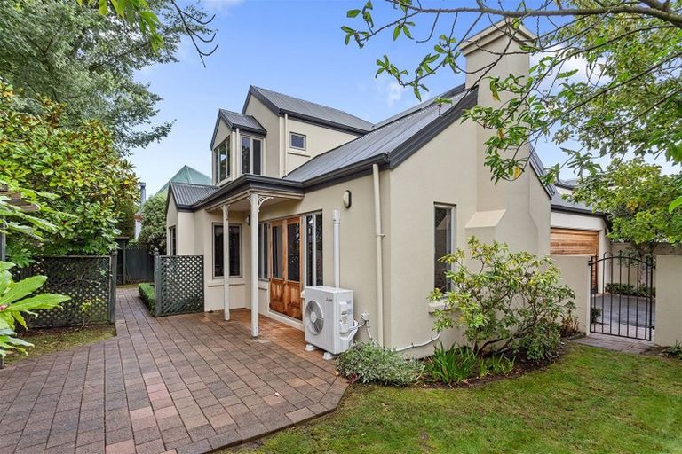 Photo of property in 124 Springfield Road, St Albans, Christchurch, 8014
