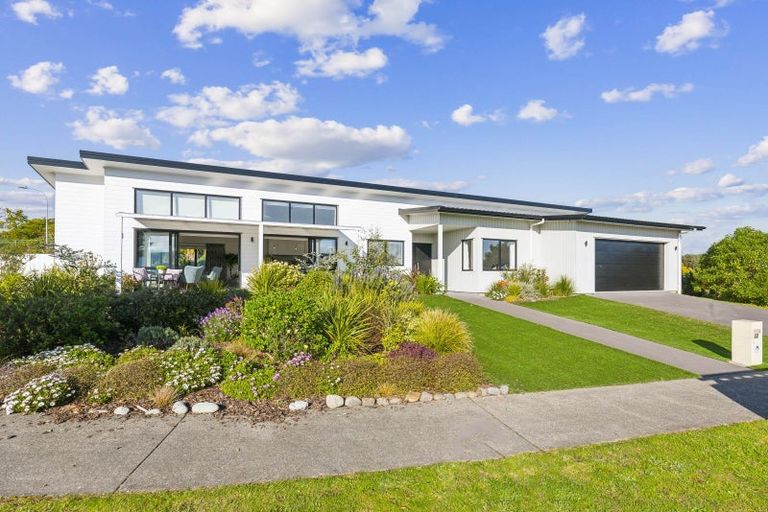 Photo of property in 12 Takahe Drive, Paraparaumu Beach, Paraparaumu, 5032