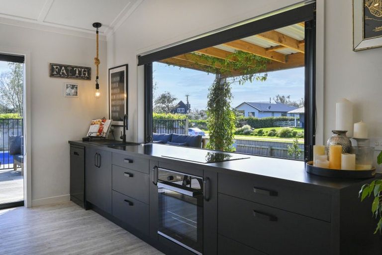 Photo of property in 6 Cape Grove, Haumoana, 4180