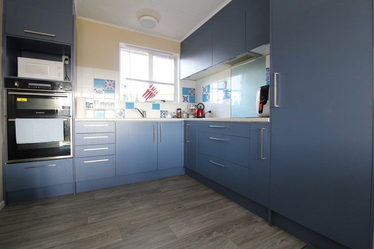 Photo of property in 10 Mccaughan Street, Browns, Winton, 9781