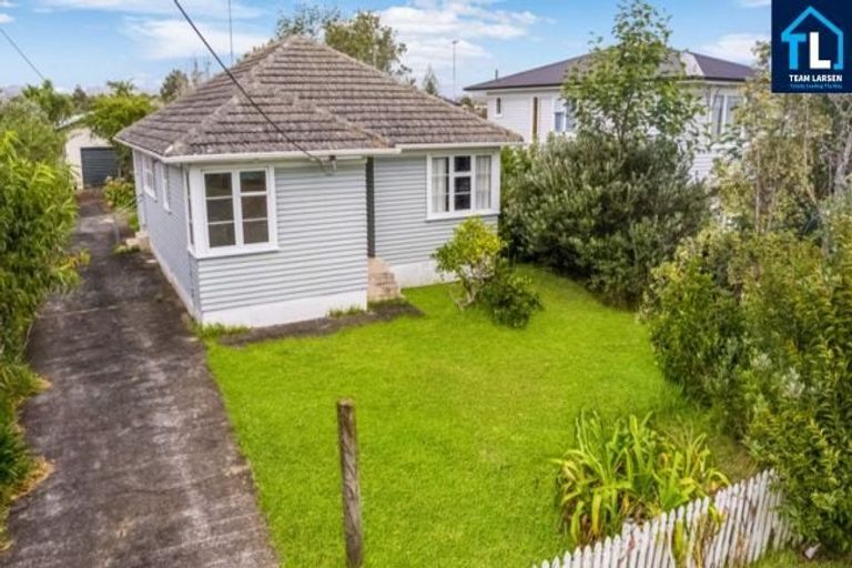 Photo of property in 16 Brains Road, Kelston, Auckland, 0602