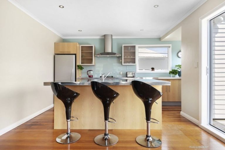 Photo of property in 141 Nevay Road, Miramar, Wellington, 6022