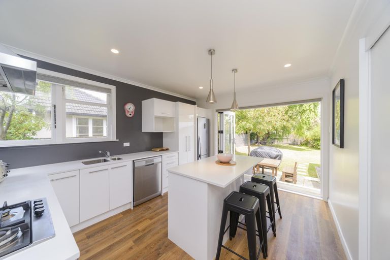 Photo of property in 24 Manchester Street, Takaro, Palmerston North, 4412