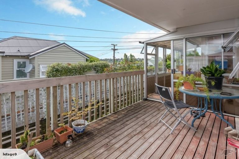 Photo of property in 2/62 Uxbridge Road, Mellons Bay, Auckland, 2014