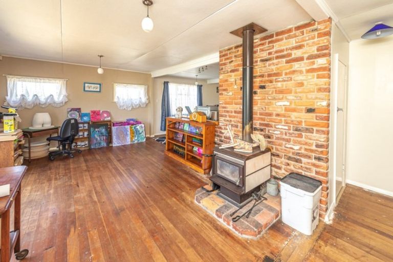 Photo of property in 13 Egmont Street, Castlecliff, Whanganui, 4501