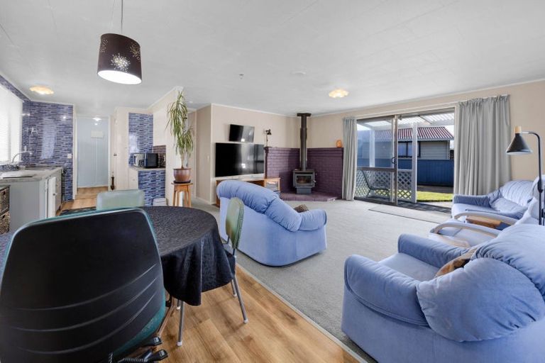 Photo of property in 77 Patu-kukupa Street, Manaia, 4612