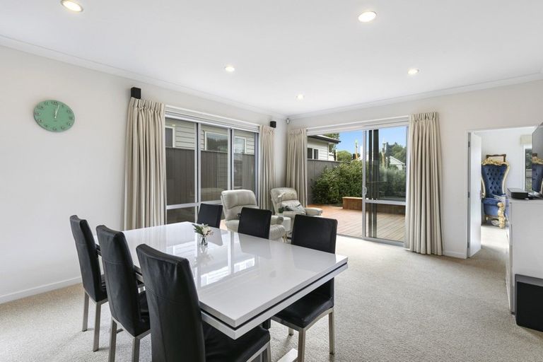 Photo of property in 60 Whites Line West, Woburn, Lower Hutt, 5010