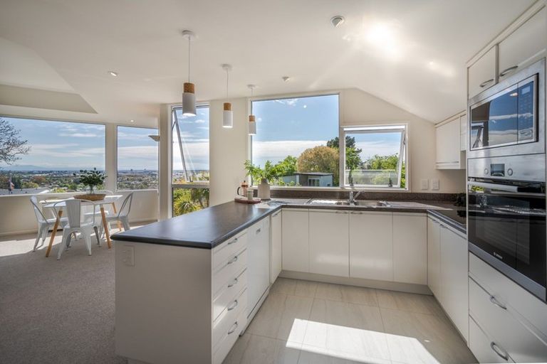 Photo of property in 1 Overdale Drive, Cashmere, Christchurch, 8022