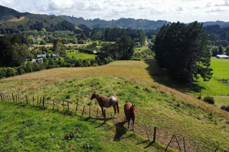 Photo of property in 31c Kakariki Way, Whitemans Valley, Upper Hutt, 5371