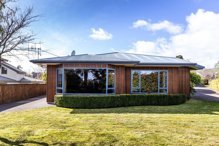 Photo of property in 1/2 Astelia Way, Waipahihi, Taupo, 3330