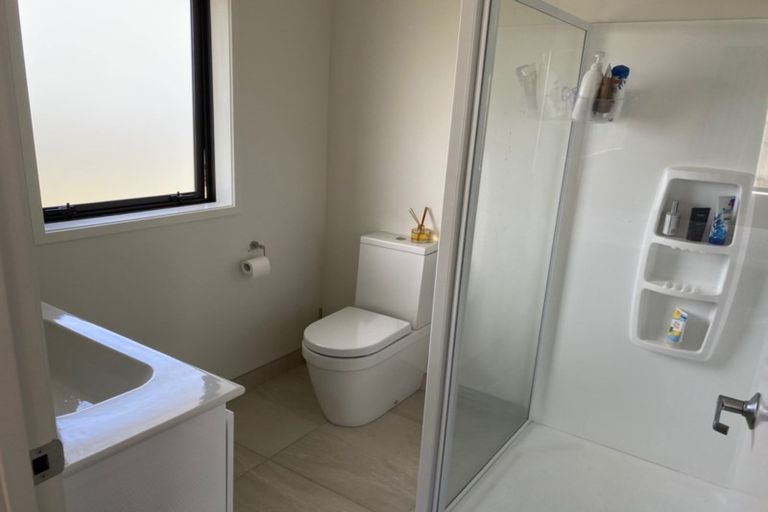 Photo of property in 3 Fred White Drive, Kumeu, 0810