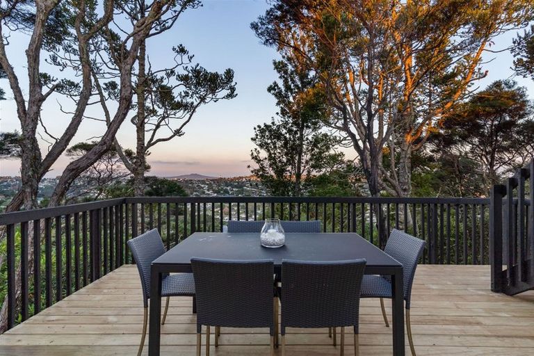 Photo of property in 3/22 Arcadia Crescent, Bayview, Auckland, 0629