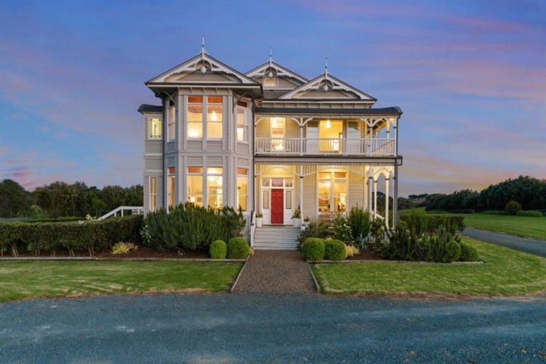 Photo of property in 111 Wharf Road, Clarks Beach, Pukekohe, 2679