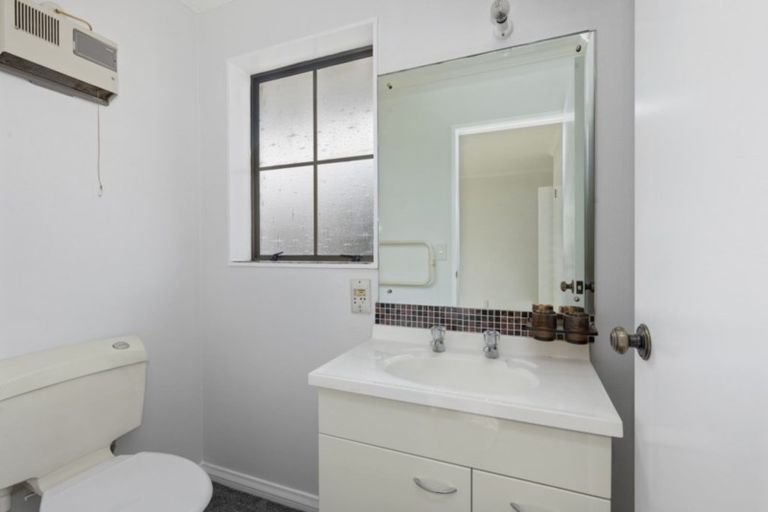 Photo of property in 27 Waddington Drive, Naenae, Lower Hutt, 5011