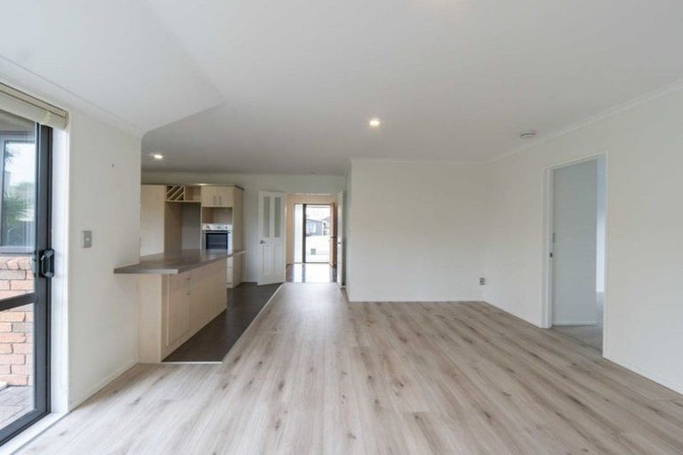 Photo of property in 16 Ravenscourt Place, Huntington, Hamilton, 3210