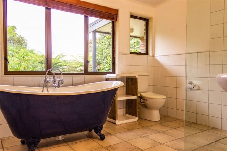 Photo of property in 114 Riverview Road, Kerikeri, 0230