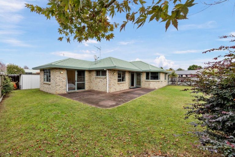 Photo of property in 12 Greenough Place, Rototuna, Hamilton, 3210