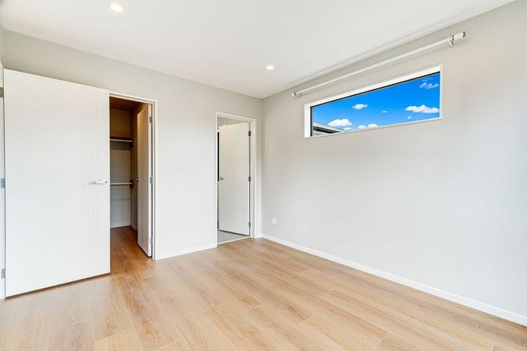 Photo of property in 25b Withers Road, Glen Eden, Auckland, 0602