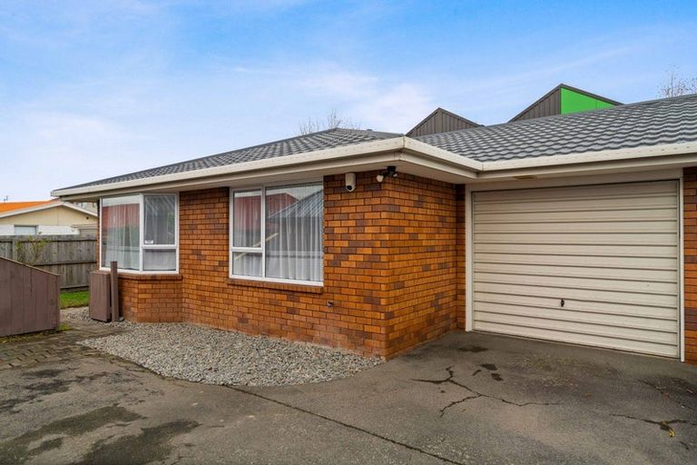 Photo of property in 3/5 Broadbent Street, Riccarton, Christchurch, 8041