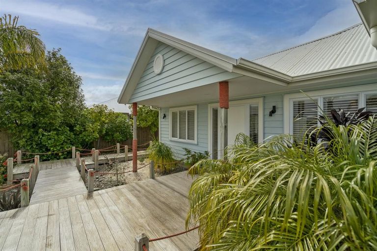 Photo of property in 3 Mermaid Place, Whitianga, 3510