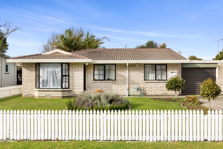 Photo of property in 84a Hakanoa Street, Huntly, 3700