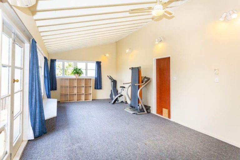 Photo of property in 16 Saint James Street, Southbridge, 7602