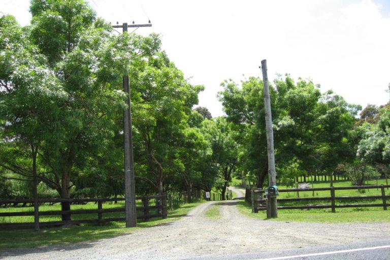 Photo of property in 79 Riverhead Road, Kumeu, 0892