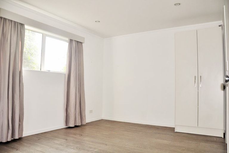 Photo of property in 100 Spinella Drive, Bayview, Auckland, 0629