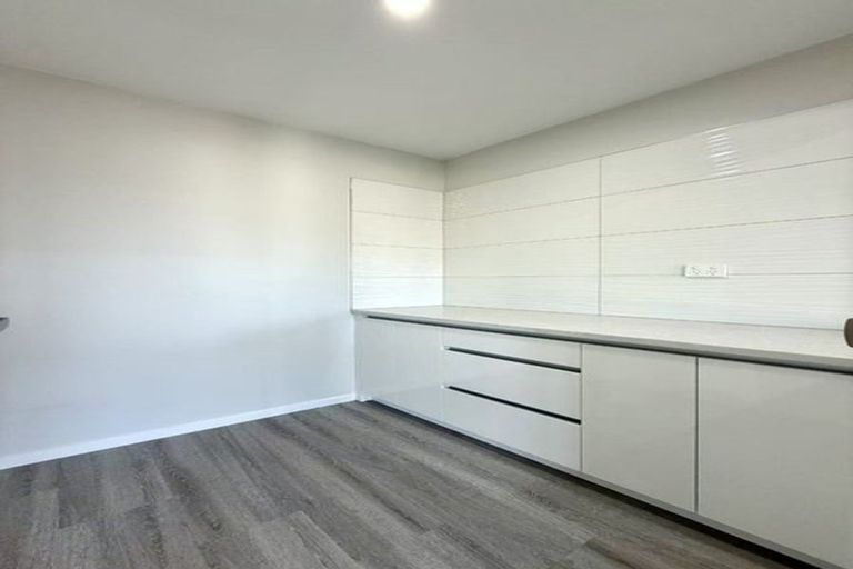 Photo of property in 4 Tawapou Close, Massey, Auckland, 0614