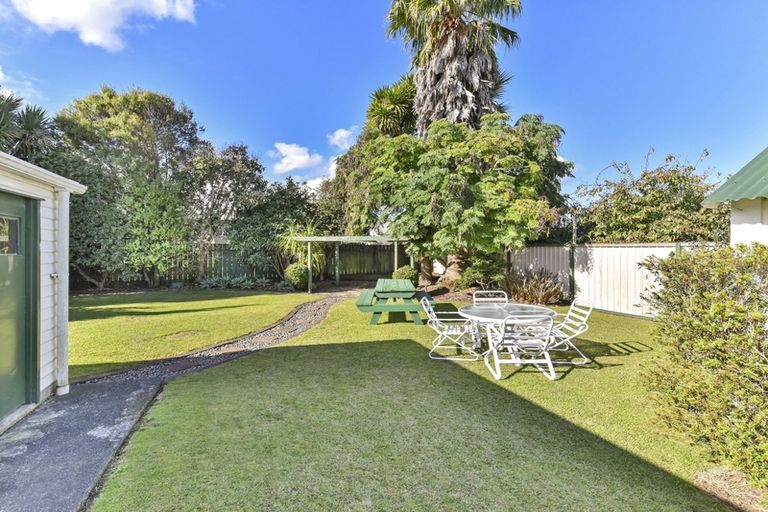 Photo of property in 21 Hill Crescent, Papakura, 2110