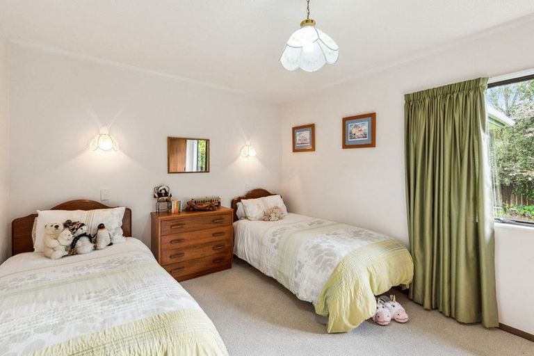 Photo of property in 15 Windsor Avenue, Waikanae, 5036
