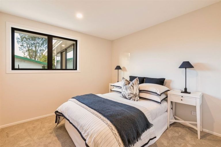 Photo of property in 52 Waipani Road, Te Atatu Peninsula, Auckland, 0610