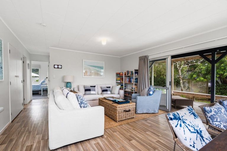 Photo of property in 8 Ringer Avenue, Matapouri, Whangarei, 0173