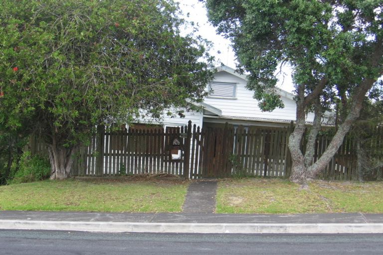 Photo of property in 67 Verran Road, Birkenhead, Auckland, 0626