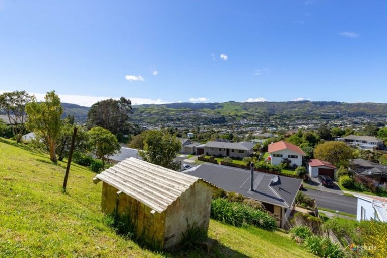 Photo of property in 7 Westra View, Tawa, Wellington, 5028