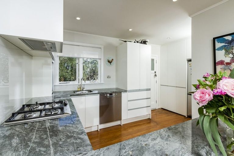 Photo of property in 120a Vauxhall Road, Narrow Neck, Auckland, 0624