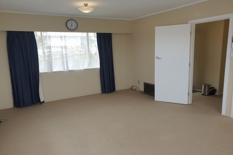 Photo of property in 2 Fairburn Grove, Johnsonville, Wellington, 6037