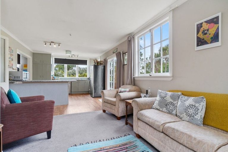 Photo of property in 495 High Street South, Carterton, 5713