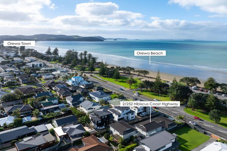 Photo of property in 2/252 Hibiscus Coast Highway, Orewa, 0931