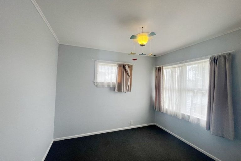 Photo of property in 9 Reiman Street, New Lynn, Auckland, 0600