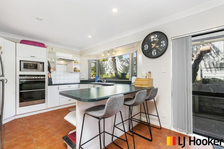 Photo of property in 38 Wairere Road, The Gardens, Auckland, 2105