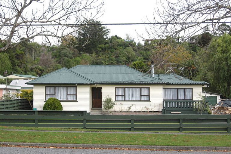 Photo of property in 62 Glen Road, Stokes Valley, Lower Hutt, 5019