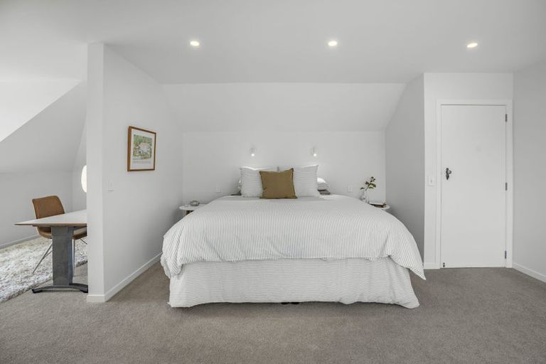 Photo of property in 23 Pukatea Street, Eastbourne, Lower Hutt, 5013