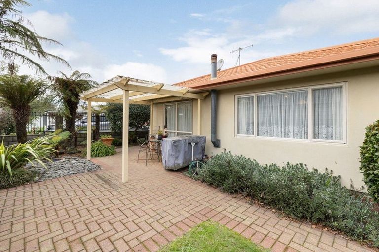 Photo of property in 126 Collins Road, Melville, Hamilton, 3206